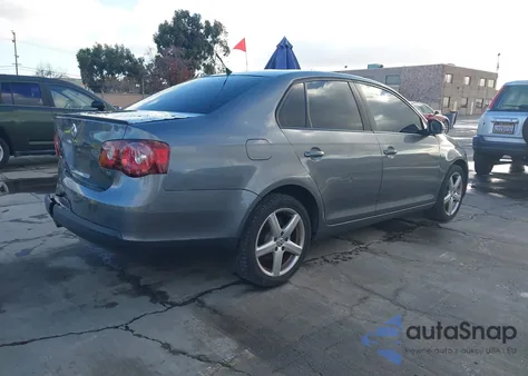 2010 Volkswagen Jetta Limited Edition from USA, damaged, VIN 3VWAZ7AJ5AM126294